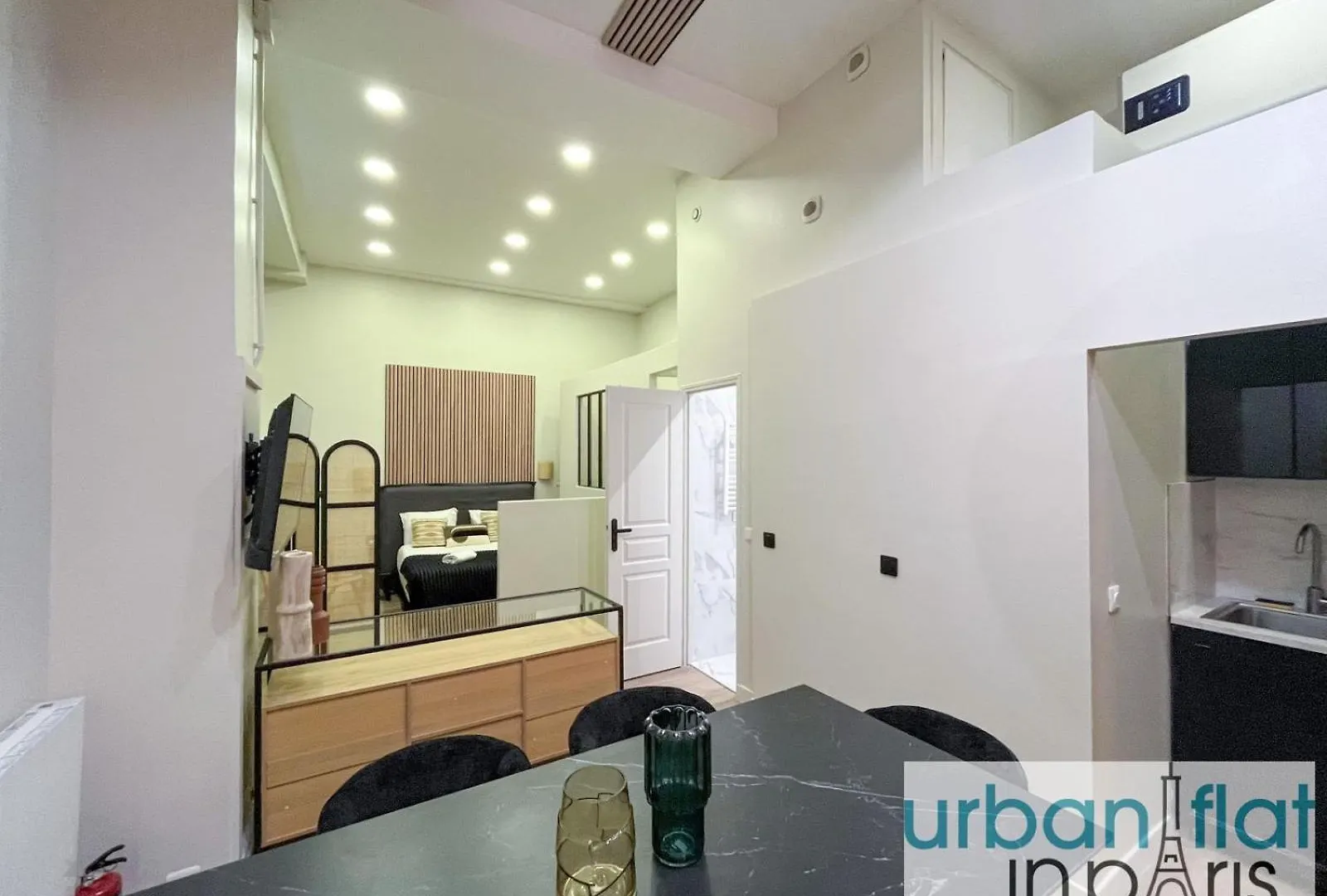 Urban Flat 05 - Beautiful Flat In Paris Apartment France